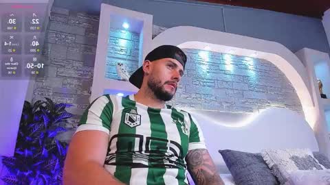 Snapshot of dominic_de_luca chatting on 11.27.25 dominic de luca online show from 11.27.25