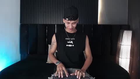 Dominic online show from 11.12.25