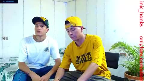 Snapshot of dominic_hanks chatting on 02.04.25 DOMINIC AND ANDREW online show from 02.04.25