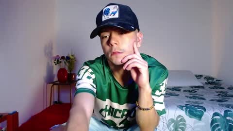 Snapshot of dominic_hanks chatting on 04.05.26 DOMINIC AND ANDREW online show from 04.05.26