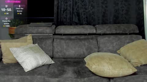 SANTI  independent model online show from 02.02.25