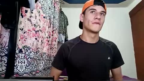 Snapshot of dominic_radccliffe chatting on 12.21.24 Your real love online show from 12.21.24