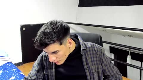 Snapshot of dominic_radccliffe chatting on 11.15.25 Your real love online show from 11.15.25