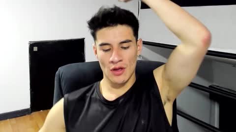 Snapshot of dominic_radccliffe chatting on 11.19.25 Your real love online show from 11.19.25