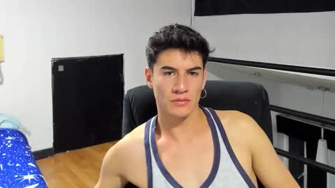 Snapshot of dominic_radccliffe chatting on 12.01.25 Your real love online show from 12.01.25