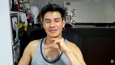 Snapshot of dominic_radccliffe chatting on 12.04.25 Your real love online show from 12.04.25