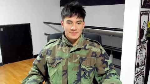 Snapshot of dominic_radccliffe chatting on 12.17.25 Your real love online show from 12.17.25