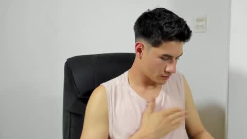 Snapshot of dominic_radccliffe chatting on 03.23.26 Your real love online show from 03.23.26