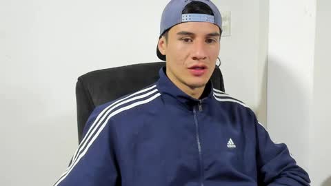 Snapshot of dominic_radccliffe chatting on 04.11.26 Your real love online show from 04.11.26