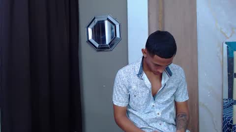 Snapshot of dominic_smith_ chatting on 04.06.26 dominic_smith_ online show from 04.06.26