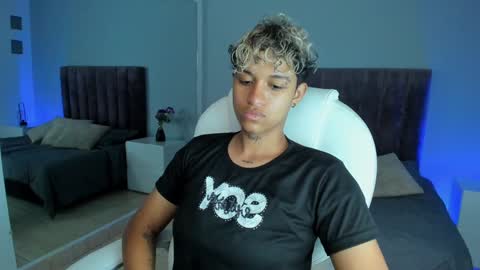 Snapshot of dominick_joness chatting on 01.26.25 Dominick online show from 01.26.25