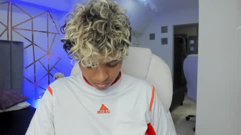 Snapshot of dominick_joness chatting on 02.03.25 Dominick online show from 02.03.25