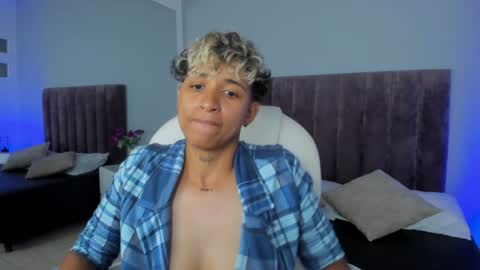 Snapshot of dominick_joness chatting on 02.06.25 Dominick online show from 02.06.25