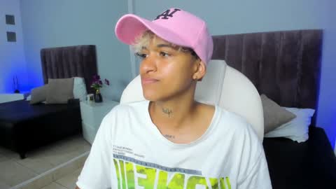 Snapshot of dominick_joness chatting on 02.08.25 Dominick online show from 02.08.25