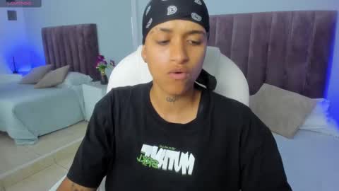 Snapshot of dominick_joness chatting on 02.10.25 Dominick online show from 02.10.25