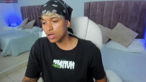 Snapshot of dominick_joness chatting on 02.11.25 Dominick online show from 02.11.25