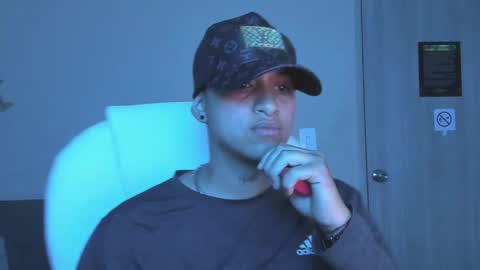 Snapshot of dominick_joness chatting on 10.06.25 Dominick online show from 10.06.25