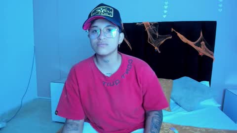 Snapshot of dominick_joness chatting on 10.16.25 Dominick online show from 10.16.25