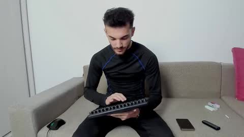 dominicvalente online show from 10.19.25