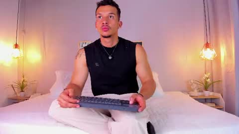 Snapshot of dominik_drake chatting on 07.21.26 Dominik Drake online show from 07.21.26