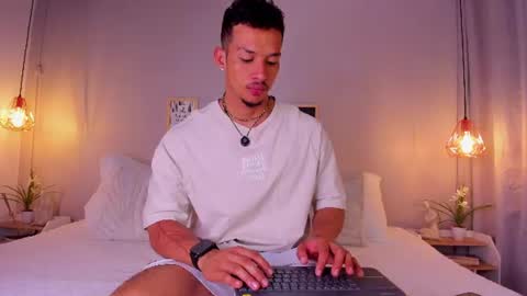 Snapshot of dominik_drake chatting on 07.22.26 Dominik Drake online show from 07.22.26
