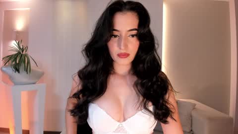 Snapshot of dominiquevega_ chatting on 01.06.25 Dominique online show from 01.06.25