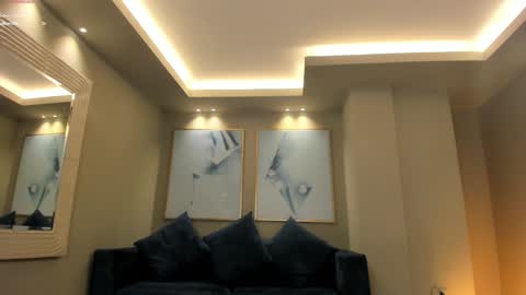 Snapshot of dominiquevega_ chatting on 01.06.25 Dominique online show from 01.06.25