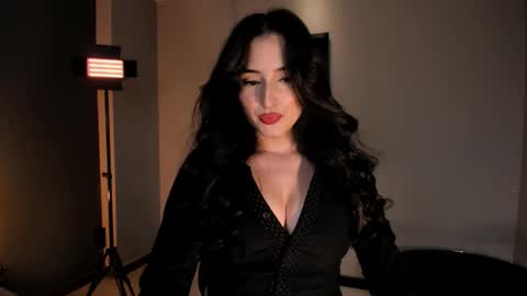 Snapshot of dominiquevega_ chatting on 10.23.25 Dominique online show from 10.23.25