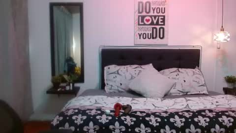 Snapshot of domink_gilr chatting on 07.13.26 D O M I N K online show from 07.13.26