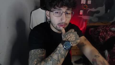 Snapshot of dominus_kane chatting on 11.04.25 dominus_kane online show from 11.04.25