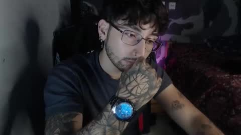 Snapshot of dominus_kane chatting on 11.24.25 dominus_kane online show from 11.24.25