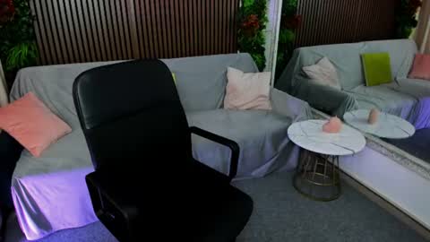 Snapshot of domtessa chatting on 07.18.26 Tessa online show from 07.18.26