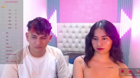 Snapshot of dona_and_carl2 chatting on 12.04.25 DONA Y CARL online show from 12.04.25