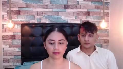 Snapshot of dona_and_carl2 chatting on 12.05.25 DONA Y CARL online show from 12.05.25