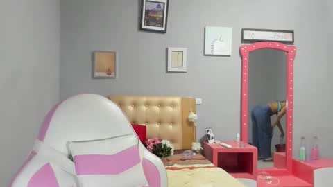 Snapshot of dona_tella chatting on 01.31.26 dona_tella online show from 01.31.26