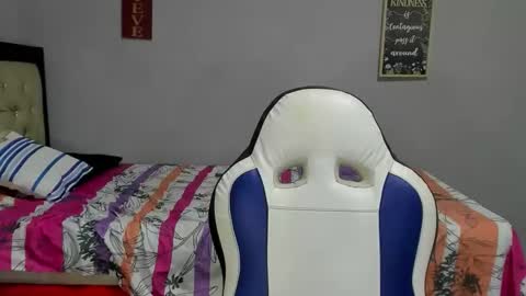 Snapshot of dona_tella chatting on 02.04.26 dona_tella online show from 02.04.26