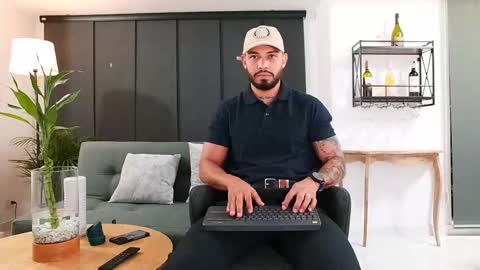 Snapshot of donn_cruz chatting on 09.14.25 Victor online show from 09.14.25