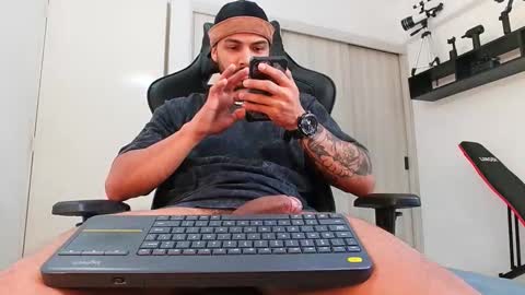 Snapshot of donn_cruz chatting on 01.06.26 Victor online show from 01.06.26