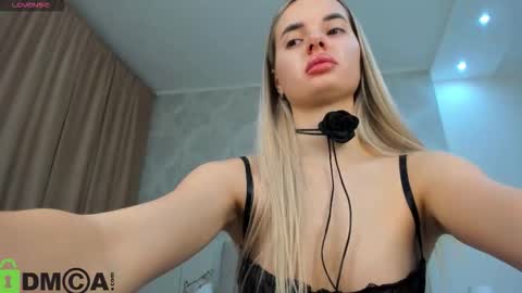 Donna On GMT2 Mon-Fri 3-9 AM online show from 11.26.25