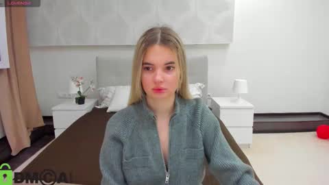 Snapshot of donnaaa_evans chatting on 02.22.26 Donna On GMT2 Mon-Fri 3-9 AM online show from 02.22.26