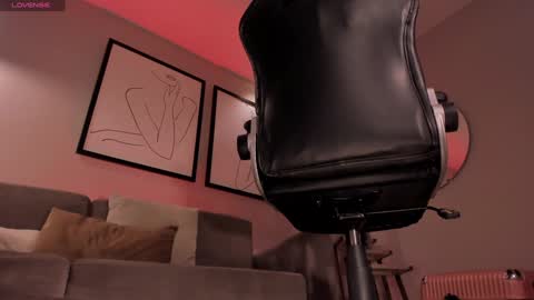  Donna Stonne  online show from 02.07.25