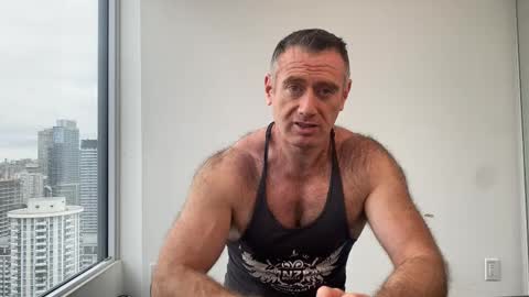 Snapshot of donnybasilisk chatting on 09.19.25 Donny online show from 09.19.25
