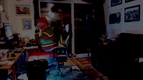 Snapshot of dopeleaf2 chatting on 02.16.25 dopeleaf2 online show from 02.16.25