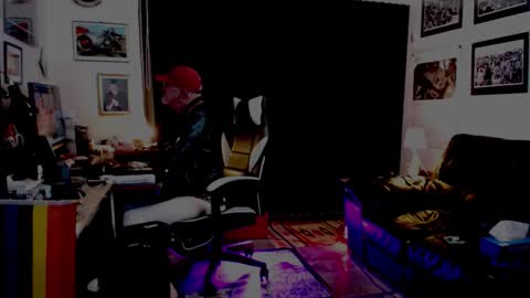 Snapshot of dopeleaf2 chatting on 09.25.25 dopeleaf2 online show from 09.25.25