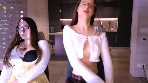 Snapshot of dorafisher01 chatting on 11.16.25 Dora online show from 11.16.25