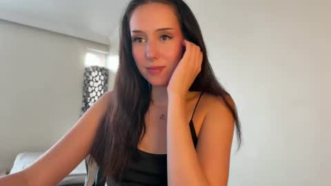 Snapshot of doragranat chatting on 06.21.26 doragranat online show from 06.21.26