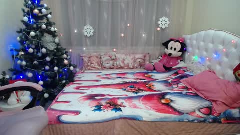 Snapshot of dorasuun chatting on 12.12.24 dorasuun online show from 12.12.24