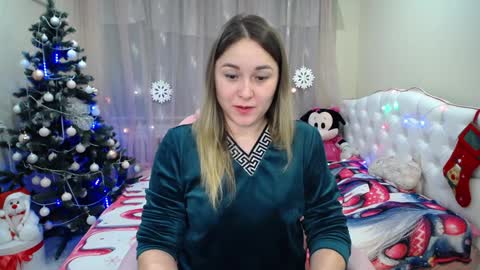 Snapshot of dorasuun chatting on 12.27.24 dorasuun online show from 12.27.24