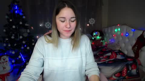 Snapshot of dorasuun chatting on 12.28.24 dorasuun online show from 12.28.24