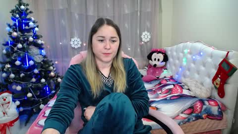 Snapshot of dorasuun chatting on 01.07.25 dorasuun online show from 01.07.25